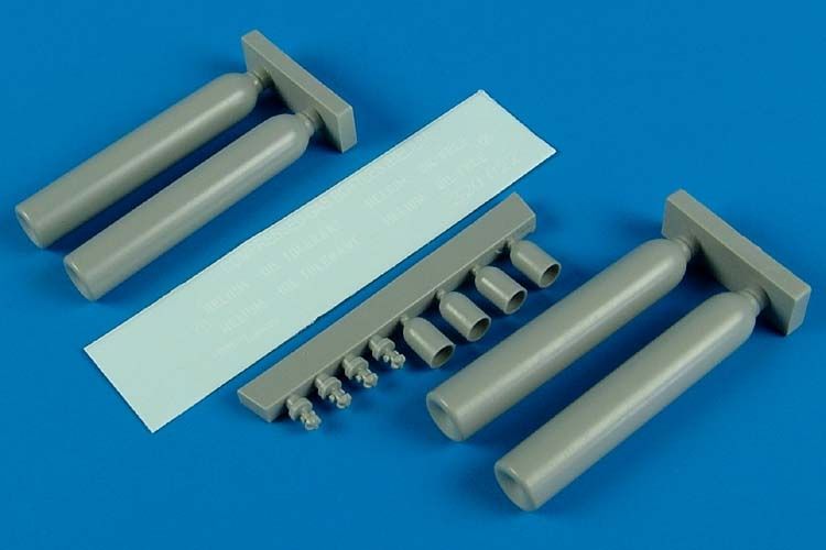 1:32 Compressed gas bottles - Helium