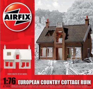 1:76 European Country Cottage Ruin